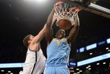 J. J. Hickson, de los Denver Nuggets. Sometido a una cirugía en su rodilla tras su lesión del 21 de marzo. El objetivo es que vuelva a mediados de noviembre.