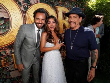 Eugenio Derbez, Isabela Moner y Danny Trejo 