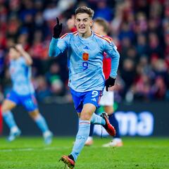 De la Fuente construye un bloque y lleva a España a la Euro 2024