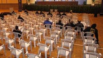 <b>AMBIENTE GÉLIDO. </b>Solamente 30 accionistas del Deportivo acudieron a la asamblea celebrada ayer.