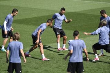 Último entrenamiento del Real Madrid antes del derbi