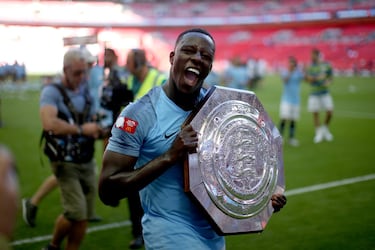 Otro de los fichajes de Guardiola para su defensa. Esta vez se fij en un jugador del Mnaco, Benjamin Mendy. 70 millones fue lo que pag el City por l.