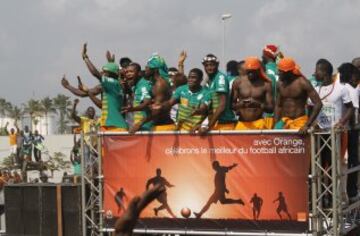 La ciudad de Abidjan se llenó de una multitud de marfileños deseosos de ver a su selección como campeones de África.  