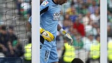 Adrián, en Londres para cerrar su fichaje por el West Ham