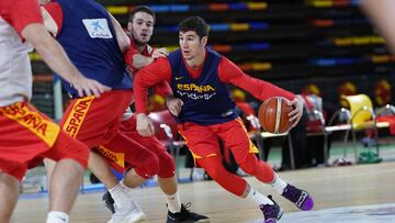 28/11/2018 Dar&iacute;o Brizuela entrenando con la selecci&oacute;n.
 
 El jugador de la selecci&oacute;n espa&ntilde;ola Dar&iacute;o Brizuela ha avisado de que el partido de este jueves ante Turqu&iacute;a es &quot;el m&aacute;s complicado&quot; de esta &#039;ventana&#039; por el &quot;ambiente caliente&quot; y las &quot;cuentas pendientes&quot; que tiene Turqu&iacute;a, un partido que puede dar la clasificaci&oacute;n para el Mundial de China, el &quot;objetivo n&uacute;mero uno&quot; de un bloque que est&aacute; &quot;muy a gusto&quot; con Scariolo.
 
 DEPORTES
 LOF-FEB
 