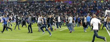 Lyon v Besiktas: kick-off delayed by violent incidents
