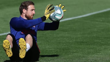Oblak entrenando con el Atlético