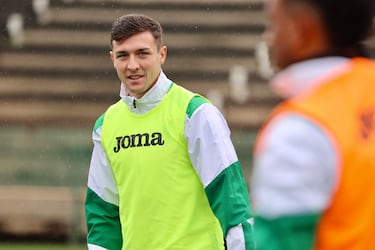 Albarrán replica el problema del lateral