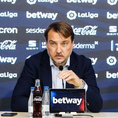 "Estoy convencido de que en Cádiz estarán todos a disposición del míster"