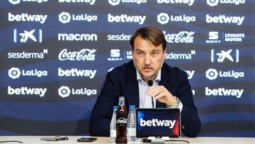 09/06/21 
 RUEDA DE PRENSA DE QUICO CATALAN PRESIDENTE - LEVANTE UD 
 