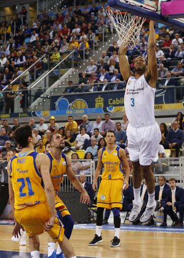 Anthony Randolph y Pablo Aguilar.