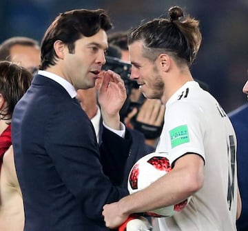 Solari felicitó a Bale por sus tres goles a los japoneses.