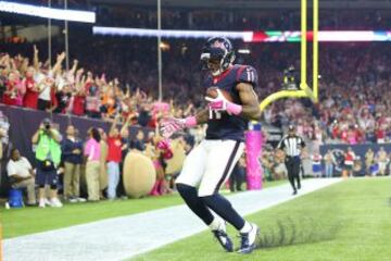 Si algo funcionó en el ataque de los Texans anoche ese fue Jaelen Strong. Aquí le tenemos cogiendo el segundo de los dos TD que anotó, al más puro estilo Michael Jackson. 