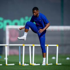 La tasación de Ansu cae 15M más y su entorno se preocupa