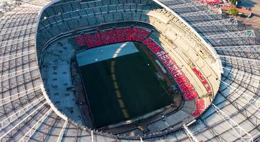 La cancha del Estadio Azteca ya se encuentra en su etapa final para ser estrenada en el mes de marzo. 