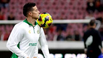 Leon's Colombian midfielder #10 James Rodr�guez controls the ball during the warm-up before the Liga MX Clausura football match between Atlas and Leon at the Jalisco Stadium in Guadalajara, Jalisco State, Mexico on January 18, 2025. (Photo by Ulises Ruiz / AFP)