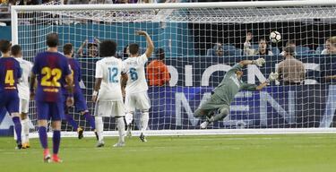 Piqué steered in the winner. Min. 50. 2-3.