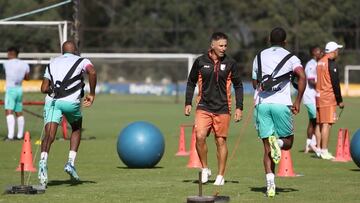 Diez nuevos refuerzos, gran reto para Peirano.