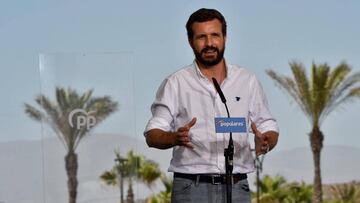 GRAFAND1427. BALANEGRA (ALMER&Iacute;A), 14/08/2020.- El presidente del partido popular, Pablo Casado hoy en Balanegra(Almer&iacute;a) donde ha clausurado un acto de su partido. EFE/ Carlos Barba