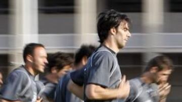 <b>PREPARADOS. </b>Los jugadores del Elche quieren dar la sorpresa en Vallecas y retrasar el ascenso del Rayo, por lo menos una semana más.