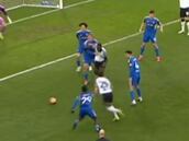 Brereton hace esto contra un club de la Premier League y el estadio explota: los chilenos van a reaccionar