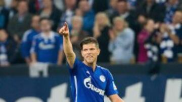 Huntelaar celebra el gol de la victoria frente al Augsburgo