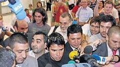 Calderón a Saviola: "Me gusta verte de blanco"