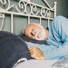 Un jubilado con 2.000 euros de pensión se encuentra con su cuenta bancaria a cero: lo perdía todo mientras dormía