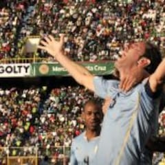 Uruguay hace historia y se impone a Bolivia en La Paz