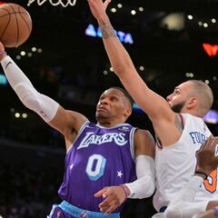 LeBron vuelve con remontada y Russell Westbrook toca fondo