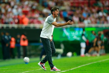 Paunovic evita hablar sobre posible salida de Chivas