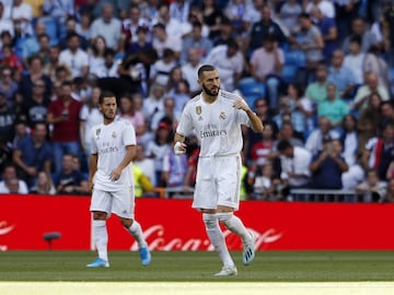  Real Madrid 1-0 Granada | Justo después de una jugada de ataque del Granada, el Madrid salió rápido y Bale la puso desde la derecha, con el exterior de la bota, para que Benzema rematase a gol desde dentro del área. 