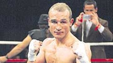 <b>NUEVO REY. </b>Juan Carlos Díaz Melero luce su cinturón.