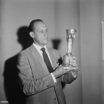 El séptimo presidente de FIFA fue un ávido seguidor del waterpolo y la natación, incluso llegando a competir en dos Juegos Olímpicos (1936 y 1952). Durante 17 años fue presidente de la Confederación Brasileña de Deportes y por ocho años fue parte del Comité Olímpico brasileño.