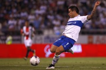 Álvaro Ramos antes de dispar un tiro al arco de Palestino.