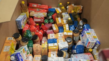 Voluntarios durante el inicio de la campaña del Gran Recapte d’aliments, a 7 de noviembre de 2025, en Barcelona (España). El Gran Recapte d’aliments lo organizan los cuatro Bancos de Alimentos de Cataluña. Consiste en una campaña anual que moviliza voluntarios y ciudadanía para recoger alimentos básicos y donaciones en supermercados. Los productos recaudados se destinan a personas en situación de vulnerabilidad, distribuidos a través de entidades sociales
07 NOVIEMBRE 2025
David Zorrakino / Europa Press
07/11/2025