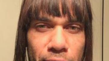 Alves se disfraza de su novia y se toma a broma la eliminación