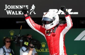 Sebastian Vettel celebrando la victoria en el GP de Gran Bretaña.