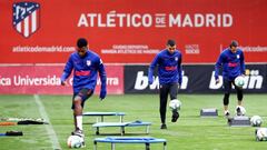 Lemar y Correa, en primer plano, en un entrenamiento del Atl&eacute;tico.