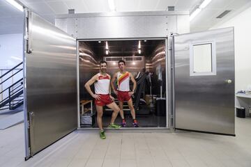 La Ministra de Defensa en funciones, Margarita Robles, ha visitado el Centro de Instrucción de Medicina Aeroespacial. Durante el recorrido, ha conocido la máquina climática donde los atletas españoles se están entrenando para el Mundial de Atletismo de Do