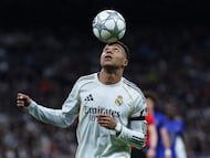 Real Madrid's French forward #10 Kylian Mbappe controls the ball during the UEFA Champions League league phase day 7 football match between Real Madrid CF and AS Monaco at Santiago Bernabeu Stadium in Madrid on January 20, 2026. (Photo by Thomas COEX / AFP)