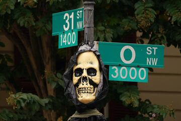 Los esqueletos toman las calles de Washington por Halloween