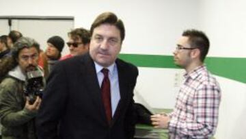 DISPUTA. José Sepulcre, ayer, en las instalaciones del club ilicitano.