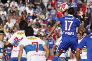 Eduardo Vargas frente a Universidad Católica.