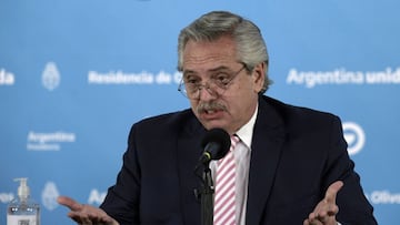 FILE PHOTO: Argentina&#039;s president, Alberto Fernandez, gestures during the announcement that Argentina and Mexico will produce and distribute an experimental coronavirus vaccine, at the Olivos Presidential residence, in Buenos Aires, Argentina August 12, 2020. Juan Mabromata/Pool via REUTERS/File Photo