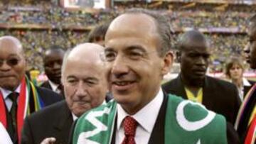 <b>MENTALIZADO. </b>Felipe Calderón fue a Sudáfrica y ahora quiere a los campeones presentes en México.