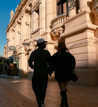 "Éxito, sabiduría y felicidad para que sigas conquistando el mundo.Sigue siendo esa persona única: una madre maravillosa, una empresaria de alto nivel y una mujer que no escatima esfuerzos para que todos a tu alrededor estén felices". 