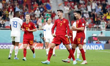 Alegría de Morata después de anotar el séptimo gol para España.