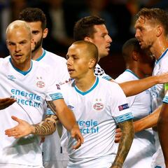 PSV venció al BATE con gol de Hirving Lozano