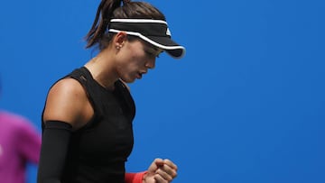 Garbiñe Muguruza celebra un punto durante su partido ante Alison Van Uytvanck en el WTA Wuhan Open de Wuhan city, Hubei, China.